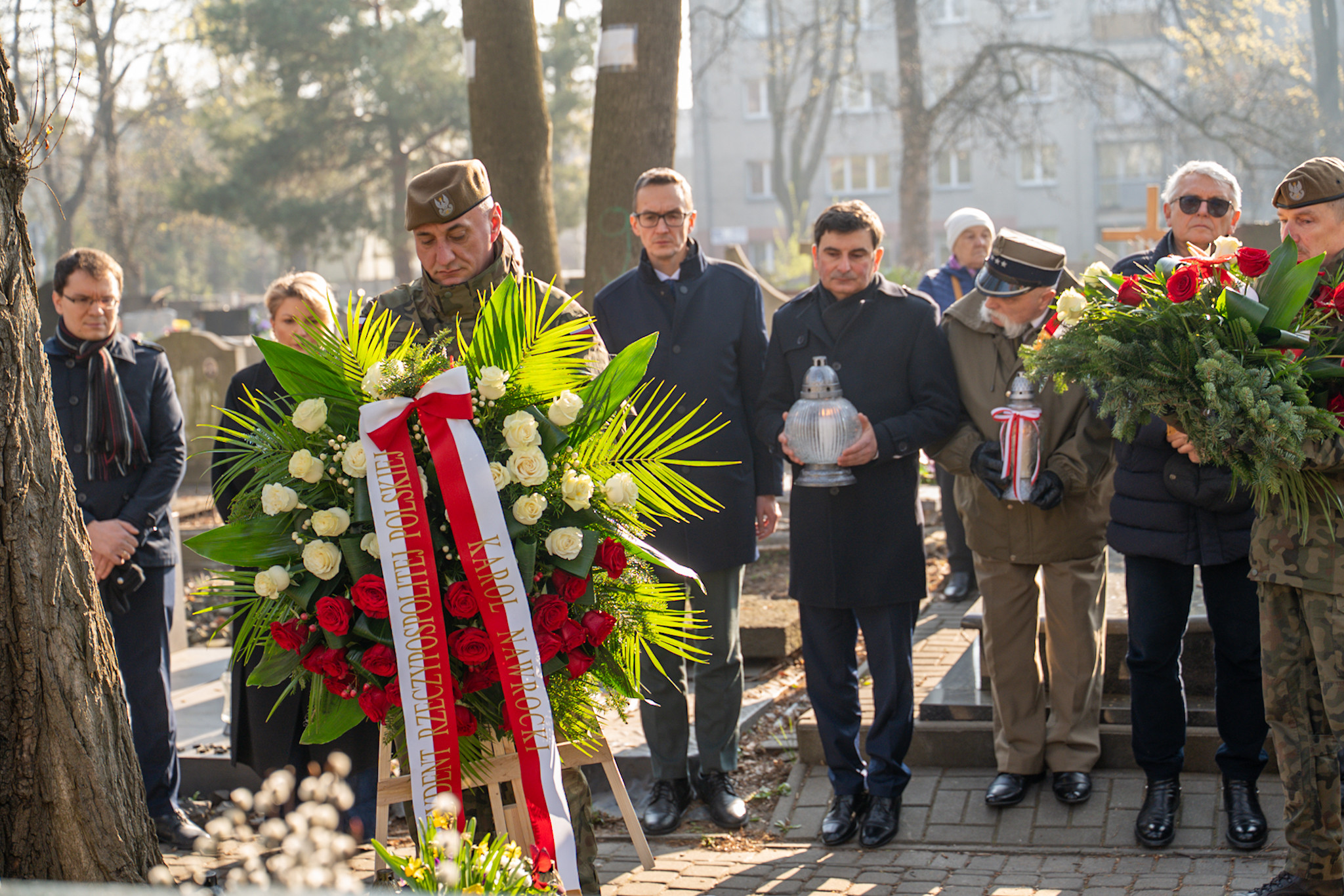 Wojewoda Śląski z innymi uczestnikami podczas wydarzenia.