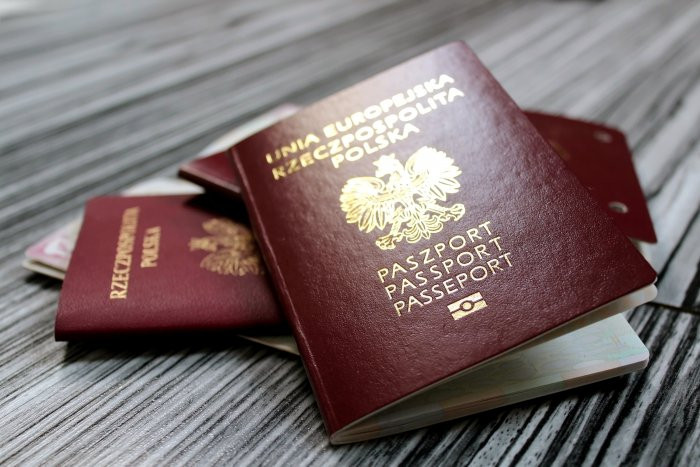 zdjęcie poglądowe - paszport graf. MSWiA