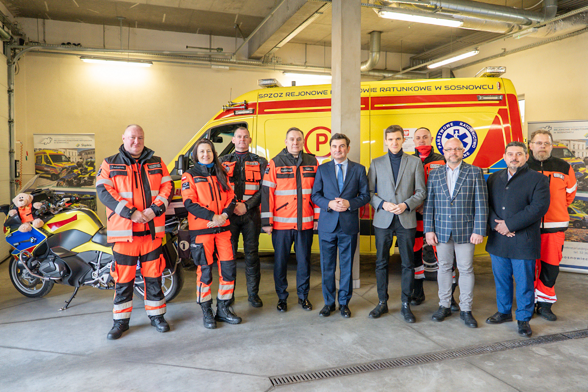 Wojewoda Śląski, Dyrektor pogotwowia z ratownikami medycznymi.