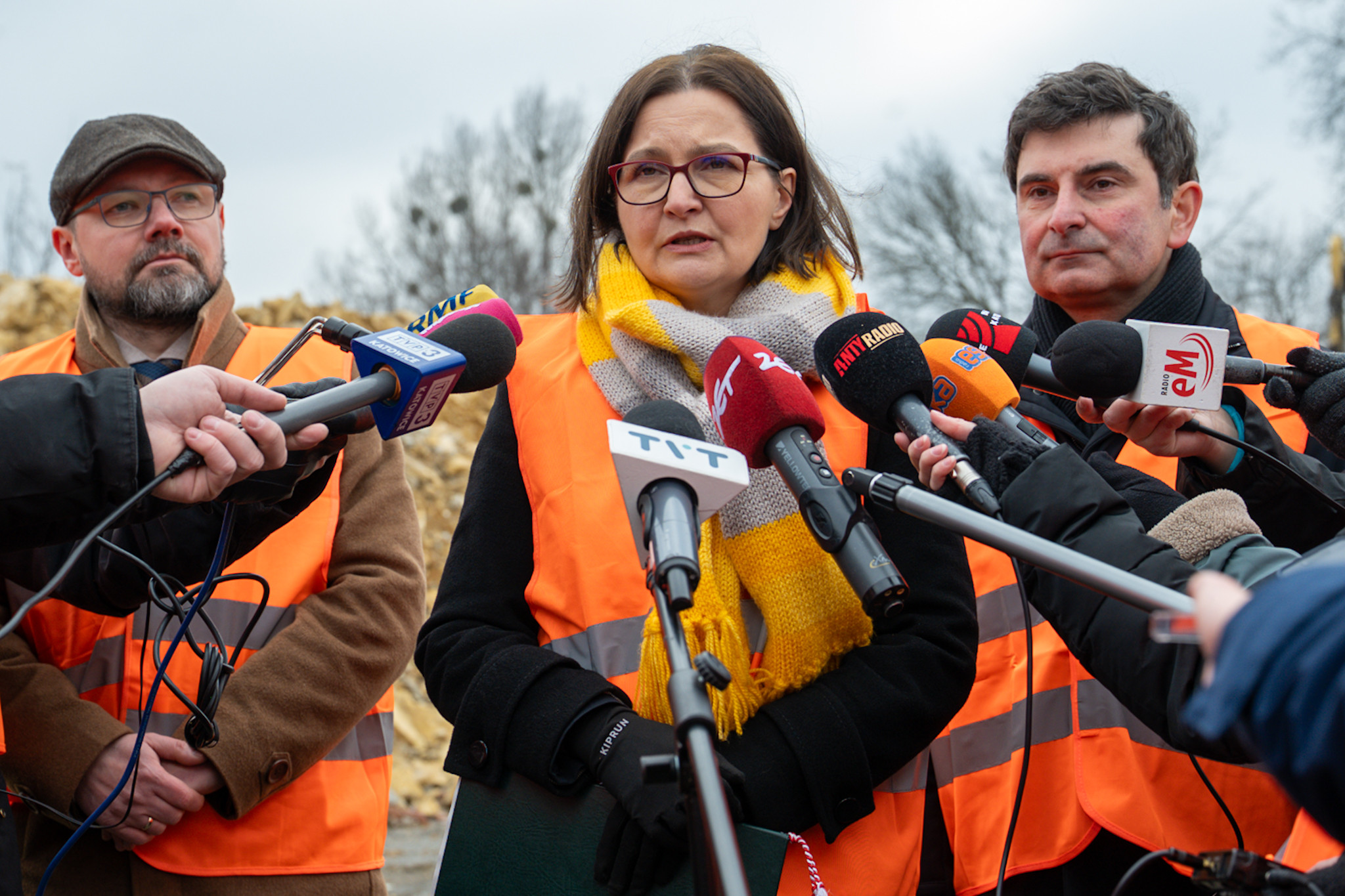 Wiceprezydent Miasta Sosnowiec Michał Zastrzeżyński, Wiceministra Anita Sowińska i Wojewoda Śląski Marek Wójcik