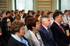 Uroczystość wręczenia aktów nadania stopnia nauczyciela dyplomowanego z udziałem wicewojewody śląskiego Mariusza Trepki.