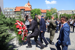 Galeria zdjęć z wojewódzkich obchodów Święta Narodowego Trzeciego Maja oraz 97. rocznicy wybuchu III powstania śląskiego /fot. A. Księżnik, A. Karendał/
