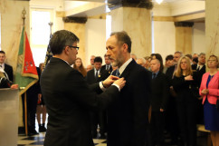 Galeria zdjęć z uroczystości wręczenia odznaczeń państwowych przez wojewodę Jarosława Wieczorka /fot. A. Karendał/