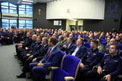 Galeria ze zdjęciami z konferencji z udziałem wicewojewody Mariusza Trepki, która odbyła się z okazji 95. Rocznicy utworzenia Policji Województwa Śląskiego i powrotu części Górnego Śląska do Polski /fot. K. Kamasiński/