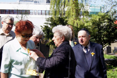 Zdjęcia z uroczystości składania kwiatów z okazji 75. rocznicy wybuchu powstania w Getcie Warszawskim.