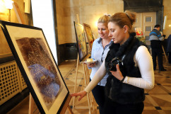 Galeria zdjęć z otwarcia wystawy pn. Mała Ojczyzna zorganizowanej przez PFRON w Śląskim Urzędzie Wojewódzkim / fot. A. Karendał/