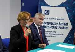 Fotogaleria składająca się z 34 zdjęć z uroczystości podpisania umowy na dofinansowanie GCZD / zdjęcia: K. Kamasiński