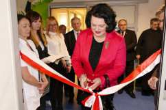 Galeria zdjęć z przekazania przez wojewodę Jarosława Wieczorka aparatury i sprzętu medycznego do Szpitala Specjalistycznego nr 2 w Bytomiu /fot. A. Kucharzewska/