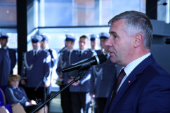 Fotogaleria z uroczystości wręczenia Medali za Długoletnią Służbę policjantom i pracownikom Policji / zdjęcie: K. Kamasiński