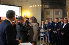 Galeria ze zdjęciami z uroczystości wręczenia Krzyży Wolności i Solidarności, organizowanej przez IPN