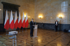 Wojewoda śląski Jarosław Wieczorek przedstawił na konferencji prasowej działania na rzecz województwa śląskiego podczas dwuletniej pracy rządu premier Beaty Szydło  / zdjęcia: B. Szwedowski