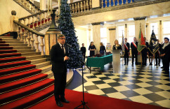 Galeria zdjęć z uroczystości wręczenia odznaczeń państwowych przez wojewodę Jarosława Wieczorka /fot. A. Karendał/
