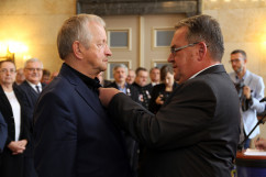 Galeria ze zdjęciami z uroczystości wręczenia Krzyży Wolności i Solidarności, organizowanej przez IPN