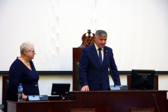 Fotogaleria z konferencji zorganizowanej przez Śląski Urząd Wojewódzki z okazji 20 lat funkcjonowania systemu orzekania o niepełnosprawności, która odbyła się z udziałem Wicewojewodów Śląskich, Śląskiego Kuratora Oświaty oraz  Pełnomocnika Rządu do Spraw Osób Niepełnosprawnych.
