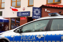 Galeria ze zdjęciami  z otwarcia nowego posterunku w Gołkowicach z udziałem wicewojewody Mariusza Trepki /fot. K. Kamasiński/