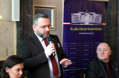 Zdjęcia ze spotkania z przedstawicielami samorządów lokalnych  na temat programu 