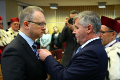 Galeria zdjęć z uroczystości wręczenia odznaczeń państwowych przez wicewojewodę Trepkę podczas Święta Uczelni Uniwersytetu Ekonomicznego /fot. K. Kamasiński/