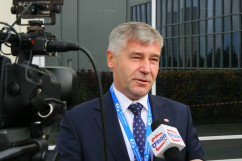 Fotogaleria z uroczystości, podczas której zapowiedziano powstanie nowego zakładu produkcji szkła w Częstochowie. Udział w niej wziął wiceminister rozwoju Tadeusz Kościński i wicewojewoda śląski Mariusz Trepka.