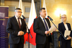Galeria zdjęć z briefingu prasowego zapowiadającego wzrost środków z budżetu państwa przeznaczonych dla województwa śląskiego /fot. A. Karendał/