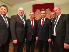 Galeria zdjęć z wizyty Pary Prezydenckiej w Skoczowie, gdzie odbył się Orszak Trzech Króli /fot. ŚUW/