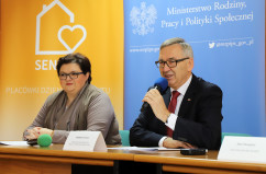 O najnowszej edycji programu „Senior+” i zmianach w systemie pomocy społecznej rozmawiano dziś w bielskiej delegaturze Śląskiego Urzędu Wojewódzkiego. Odwiedzono też klub seniora w Wilamowicach /fot. A. Karendał/