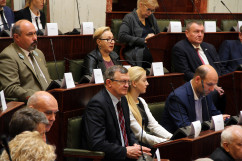 Galeria ze zdjęciami z wyjazdowego posiedzenia Komisji Sejmowej ds. Unii Europejskiej, a także konferencji prasowej podsumowującej obrady.  W wydarzeniu uczestniczył wojewoda Jarosław Wieczorek /fot. A. Karendał/