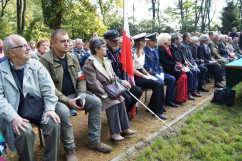 Fotogaleria przedstawia uroczystości, które odbyły się na polanie 