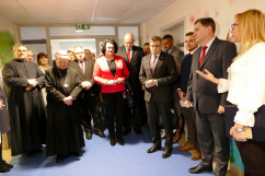 Galeria zdjęć z przekazania przez wojewodę Jarosława Wieczorka aparatury i sprzętu medycznego do Szpitala Specjalistycznego nr 2 w Bytomiu /fot. A. Kucharzewska/