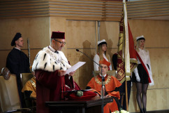 Galeria zdjęć z uroczystej inauguracji roku akademickiego na Uniwersytecie Ekonomicznym w Katowicach, w której wziął udział wicewojewoda Jan Chrząszcz.