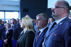 Fotogaleria z uroczystości wręczenia Medali za Długoletnią Służbę policjantom i pracownikom Policji / zdjęcie: K. Kamasiński