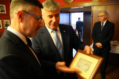 Galeria zdjęć z uroczystości wręczenia odznaczeń państwowych przez wicewojewodę Trepkę podczas Święta Uczelni Uniwersytetu Ekonomicznego /fot. K. Kamasiński/