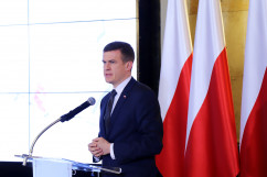 Galeria zdjęć z prezentacji Programu dla Śląska  oraz podpisania umowy w ramach programu Mieszkanie Plus w Śląskim Urzędzie Wojewódzkim /fot. A. Karendał/
