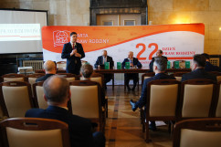 Fotogaleria z konferencji z udziałem przedstawicieli Ministerstwa Sprawiedliwości, poświęconej prawom rodziny.