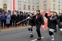 Galeria ze zdjęciami z wojewódzkich obchodów Święta Niepodległości w Katowicach z udziałem m.in. wojewody Jarosława Wieczorka /fot. A. Karendał/