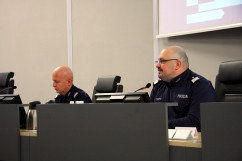 Narada roczna w Komendzie Wojewódzkiej Policji w Katowicach z udziałem wicewojewody Mariusza Trepki.