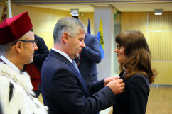 Galeria zdjęć z uroczystości wręczenia odznaczeń państwowych przez wicewojewodę Trepkę podczas Święta Uczelni Uniwersytetu Ekonomicznego /fot. K. Kamasiński/