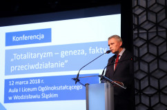 Galeria zdjęć z konferencji w Wodzisławiu Śląskim pn. „Totalitaryzm – geneza, fakty, przeciwdziałanie” /fot. Anna Karendał/