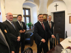 Galeria zdjęć z wizyty Pary Prezydenckiej w Skoczowie, gdzie odbył się Orszak Trzech Króli /fot. ŚUW/
