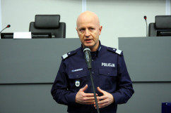 Galeria ze zdjęciami z konferencji z udziałem wicewojewody Mariusza Trepki, która odbyła się z okazji 95. Rocznicy utworzenia Policji Województwa Śląskiego i powrotu części Górnego Śląska do Polski /fot. K. Kamasiński/