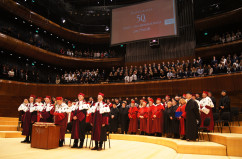 Fotogaleria z 50. inauguracji roku akademickiego Uniwersytetu Śląskiego, w której uczestniczył m.in. wojewoda śląski Jarosław Wieczorek, wicepremier Jarosław Gowin i sekretarz stanu w Ministerstwie Sprawiedliwości  Michał Wójcik.
