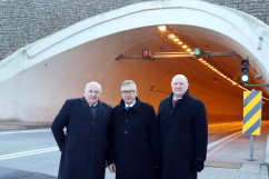 Galeria zdjęć z wizyty roboczej w powiecie żywieckim ministrów Polski i Słowacji odpowiedzialnych za infrastrukturę i transport, w której uczestniczył wicewojewoda Jan Chrząszcz /fot. A. Karendał/