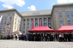 Galeria zdjęć z wojewódzkich obchodów Święta Narodowego Trzeciego Maja oraz 97. rocznicy wybuchu III powstania śląskiego /fot. A. Księżnik, A. Karendał/