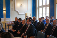 Fotogaleria z sesji Rady Powiatu Gliwickiego z udziałem Wojewody Śląskiego i Dyrektora Generalnego ŚUW, podczas której podpisane zostało porozumienie o utworzeniu Klastra Energii.
