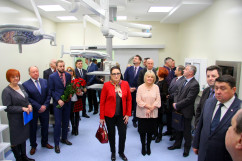 Otwarcie nowego bloku operacyjne w szpitalu w Wodzisławiu Śląskim z udziałem wicewojewody Mariusza Trepki.