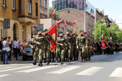 Galeria zdjęć z wojewódzkich obchodów Święta Narodowego Trzeciego Maja oraz 97. rocznicy wybuchu III powstania śląskiego /fot. A. Księżnik, A. Karendał/