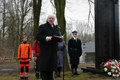 Uroczystości z okazji 12. rocznicy zawalenia się hali MTK z udziałem wicewojewody śląskiego Jana Chrząszcza.
