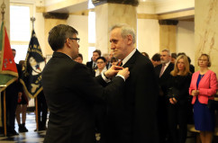 Galeria zdjęć z uroczystości wręczenia odznaczeń państwowych przez wojewodę Jarosława Wieczorka /fot. A. Karendał/