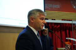 Galeria zdjęć z uroczystości wręczenia odznaczeń państwowych przez wicewojewodę Trepkę podczas Święta Uczelni Uniwersytetu Ekonomicznego /fot. K. Kamasiński/