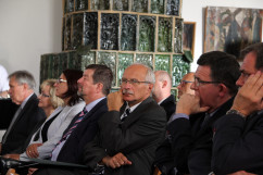 Galeria zawiera zdjęcia z konferencji odbywającej się w związku z 20 rocznicą tzw. powodzi tysiąclecia, która dotknęła m.in. Racibórz. W wydarzeniu wziął udział wojewoda Jarosław Wieczorek