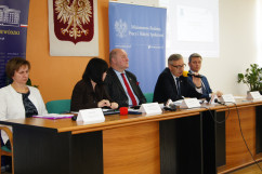 Fotogaleria dotyczy konferencji prasowej poświęconej programom 
